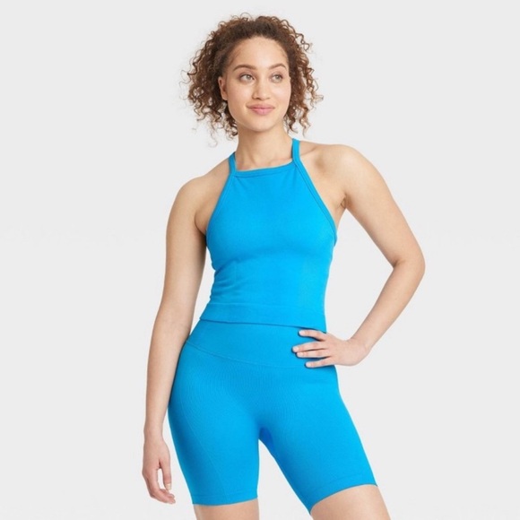 NWT ALL IN MOTION WOVEN SHORTS & Cropped Tank Workout Sport Set - Picture 5 of 7